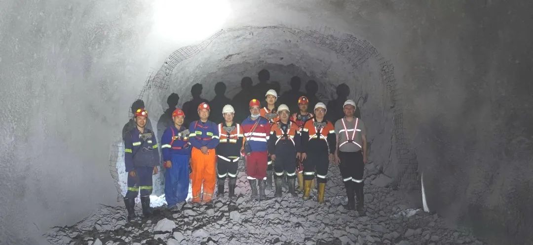 提前20天！塞尔维亚波尔项目-450m出矿中段 1#2#回风井顺利贯通！